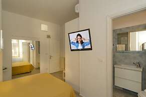 City Hotel