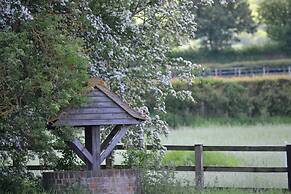 The Chiltern Lodges at Upper Farm Henton
