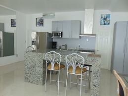 Modern Townhome Prime Location