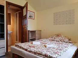 SEUL WILLA  Guest house n Restaurant