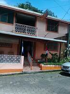 Hotel Cabinas Leyko