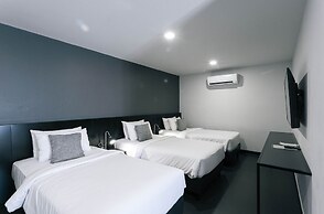 CREW Hotel