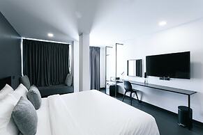 CREW Hotel