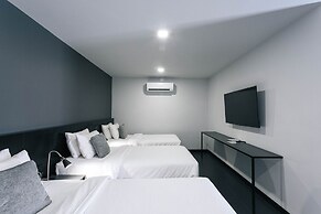 CREW Hotel