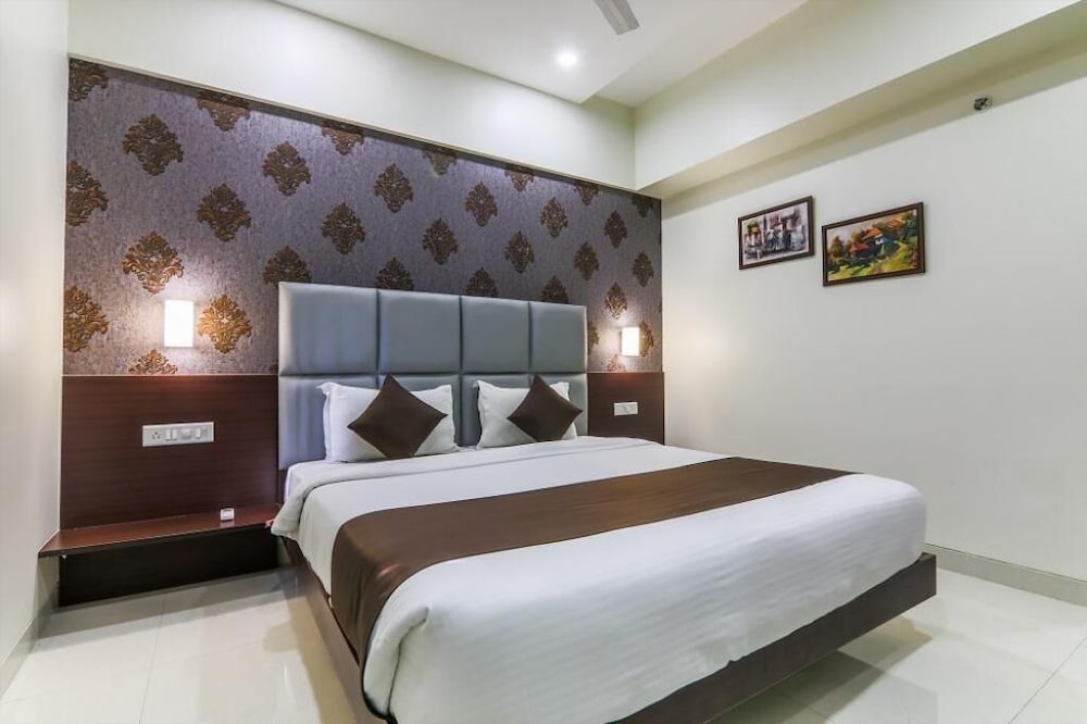 Magnus Square Business Hotel
