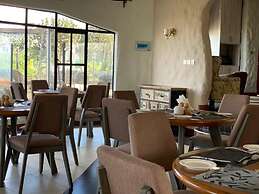 Saab Royale Resort