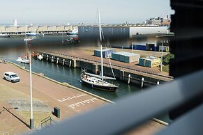 BizStay Harbour Scheveningen Apartments