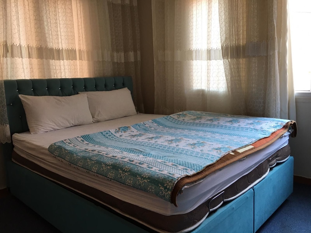 Makam Otel