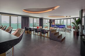W Dubai - The Palm