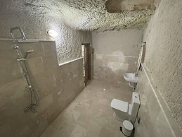 DEDE CAVE KONAK