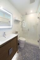 Artisan Suites on Bowen