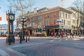 Noel Suites-Gastown