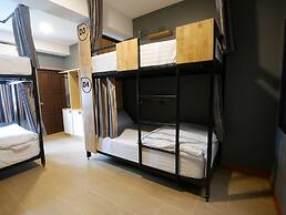 Ray Coffee Bar & Hostel - Adults Only