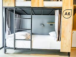 Ray Coffee Bar & Hostel - Adults Only