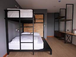 Ray Coffee Bar & Hostel - Adults Only
