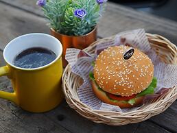 Ray Coffee Bar & Hostel - Adults Only