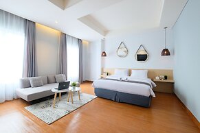 Lopi Hotel