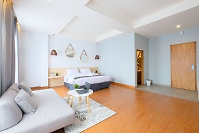 Lopi Hotel