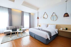 Lopi Hotel