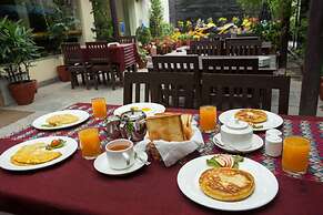 Highlander Inn