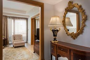 Mardan Palace
