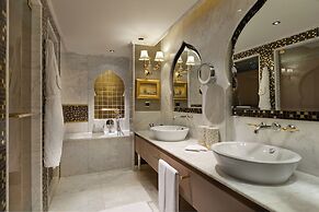 Mardan Palace