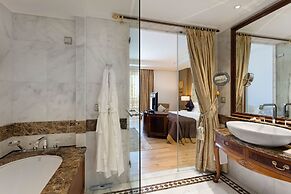 Mardan Palace
