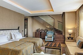 Mardan Palace