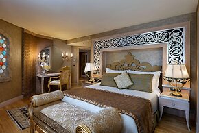 Mardan Palace