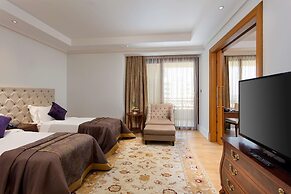 Mardan Palace