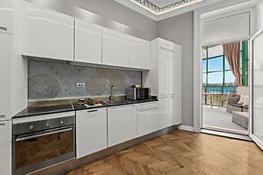 Villa Muenz Luxurious Residence