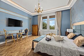 Villa Muenz Luxurious Residence