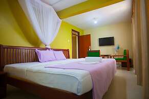 Everest House Hotel