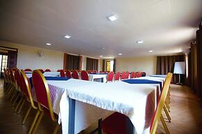 Everest House Hotel