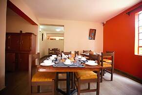 Everest House Hotel