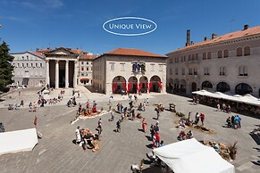 Augustus Forum View