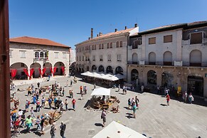 Augustus Forum View