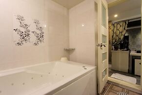 Hera Hotel