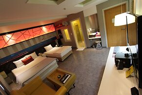 Hera Hotel