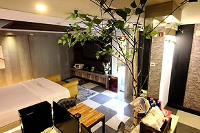 Hera Hotel