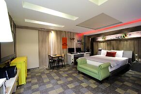Hera Hotel