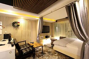 Hera Hotel
