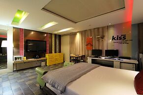 Hera Hotel