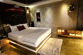 Hera Hotel