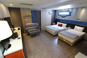 Hera Hotel