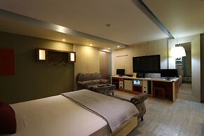 Hera Hotel
