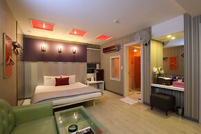 Hera Hotel