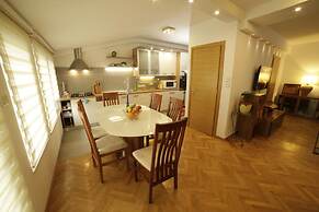 Apartment F9