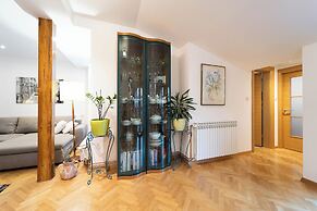 Apartment F9