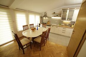 Apartment F9